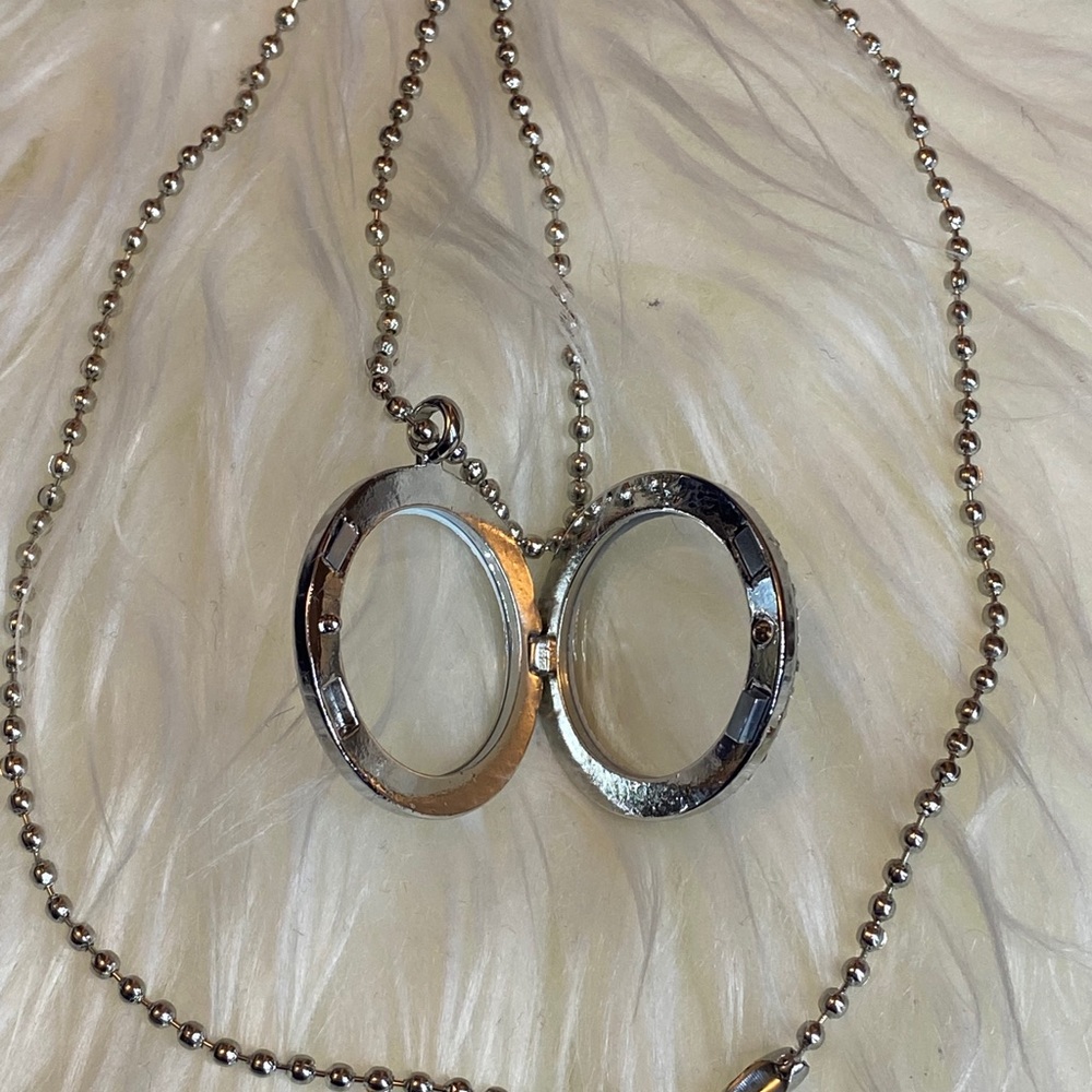 Necklace - Picture 2 of 2